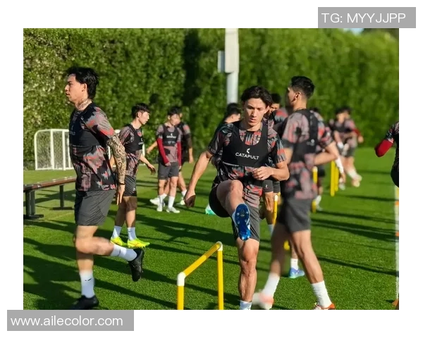 主教练战术板细节意外曝光 球队备战画面震撼引发网友热议 主教练战术板细节意外曝光 球队备战画面震撼引发网友热议